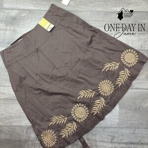 Old Navy Embroidered Cotton Lined Belted Skirt Size 6